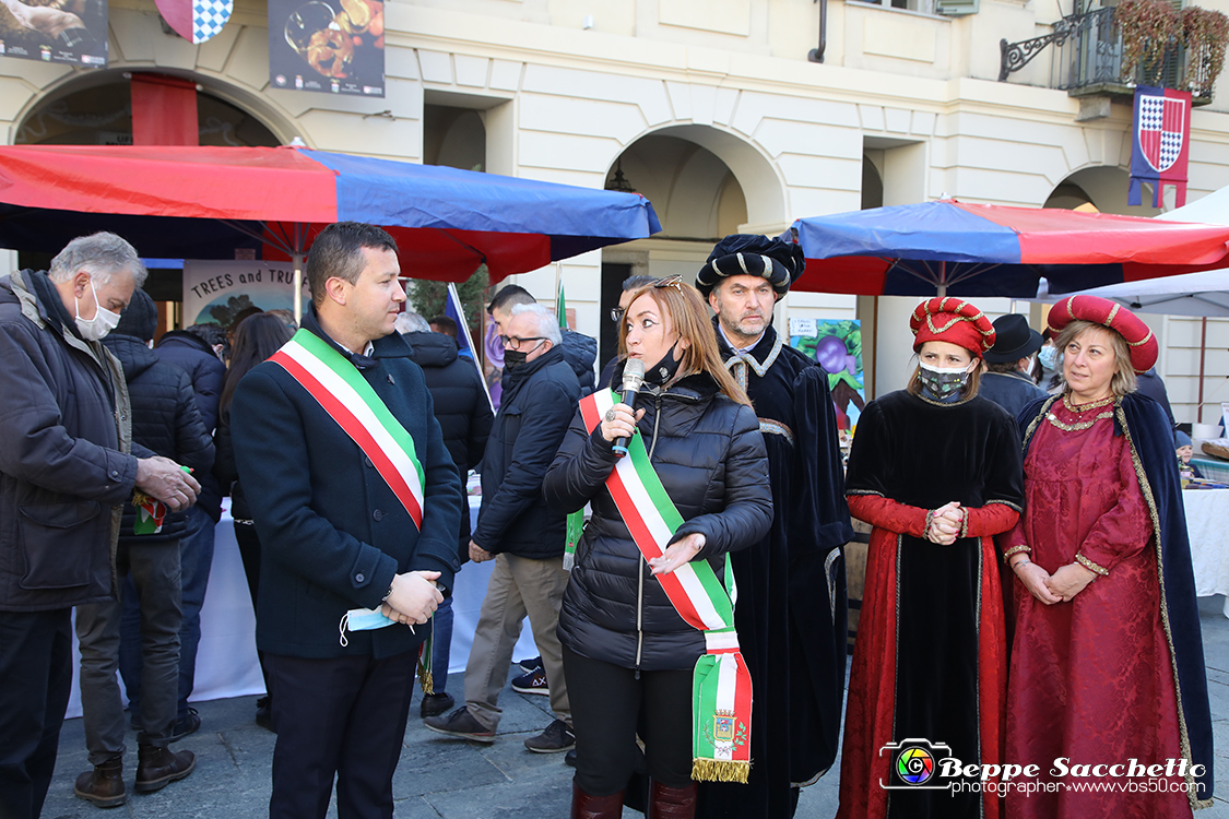 VBS_5861 - 10.ma Fiera Nazionale del Tartufo e Fiera dei Santi.jpg